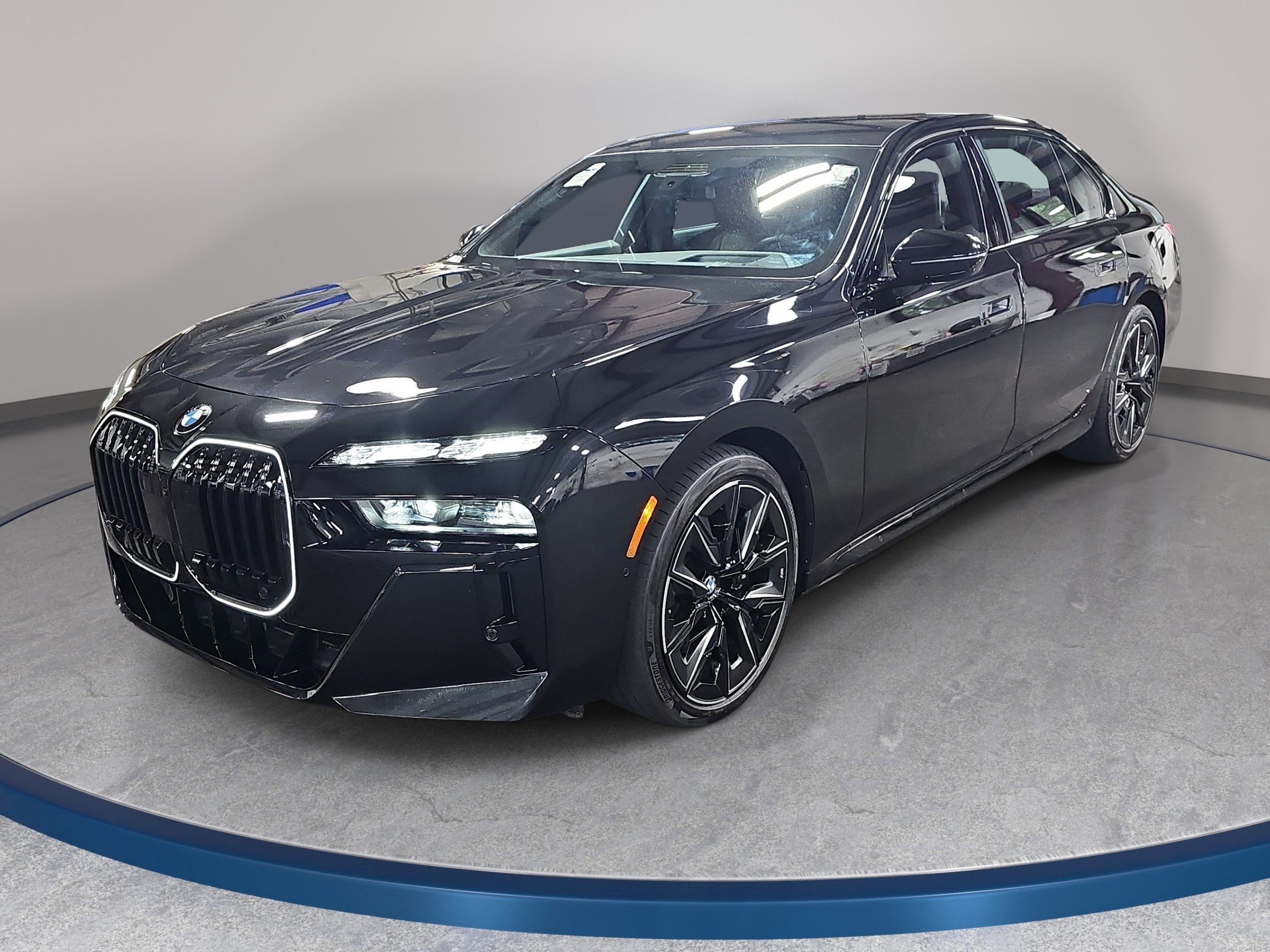 Used 2025 BMW 760i xDrive w/ Executive Package AWD/4WD video 1
