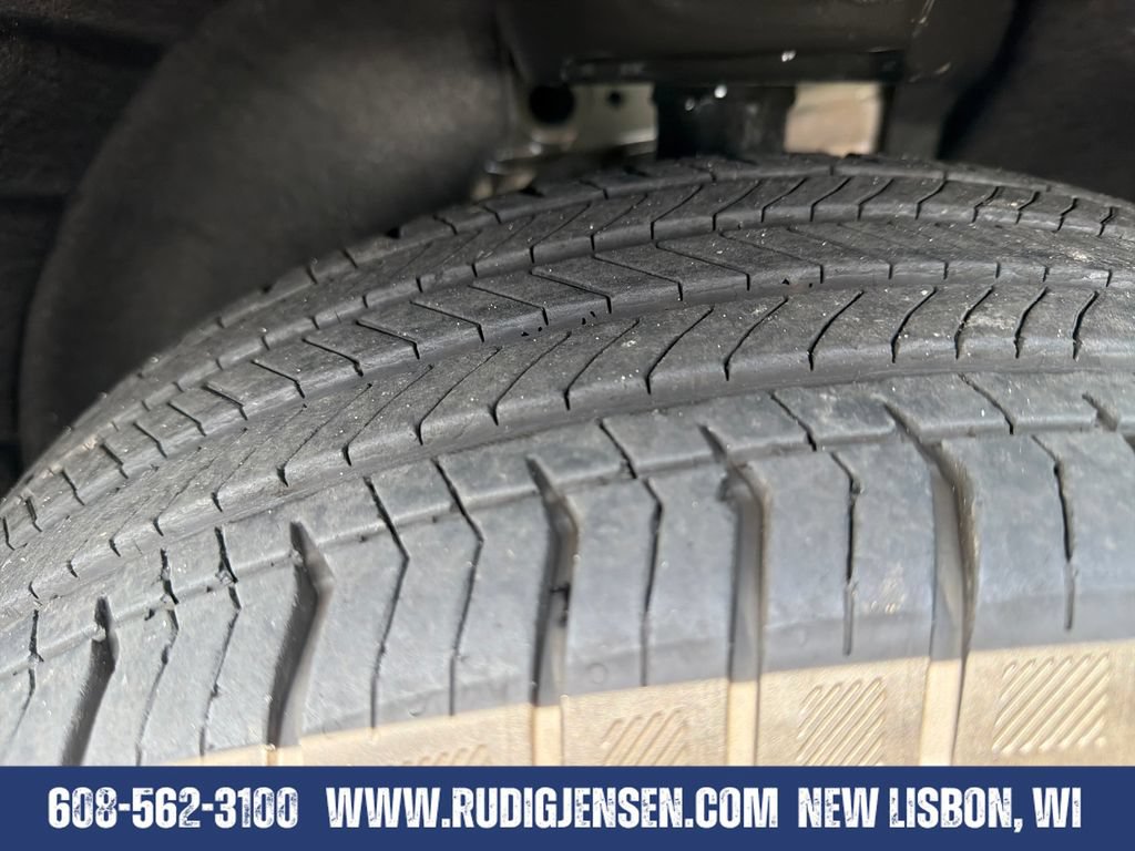 Used 2026 Chevrolet Equinox LT AWD/4WD image 28