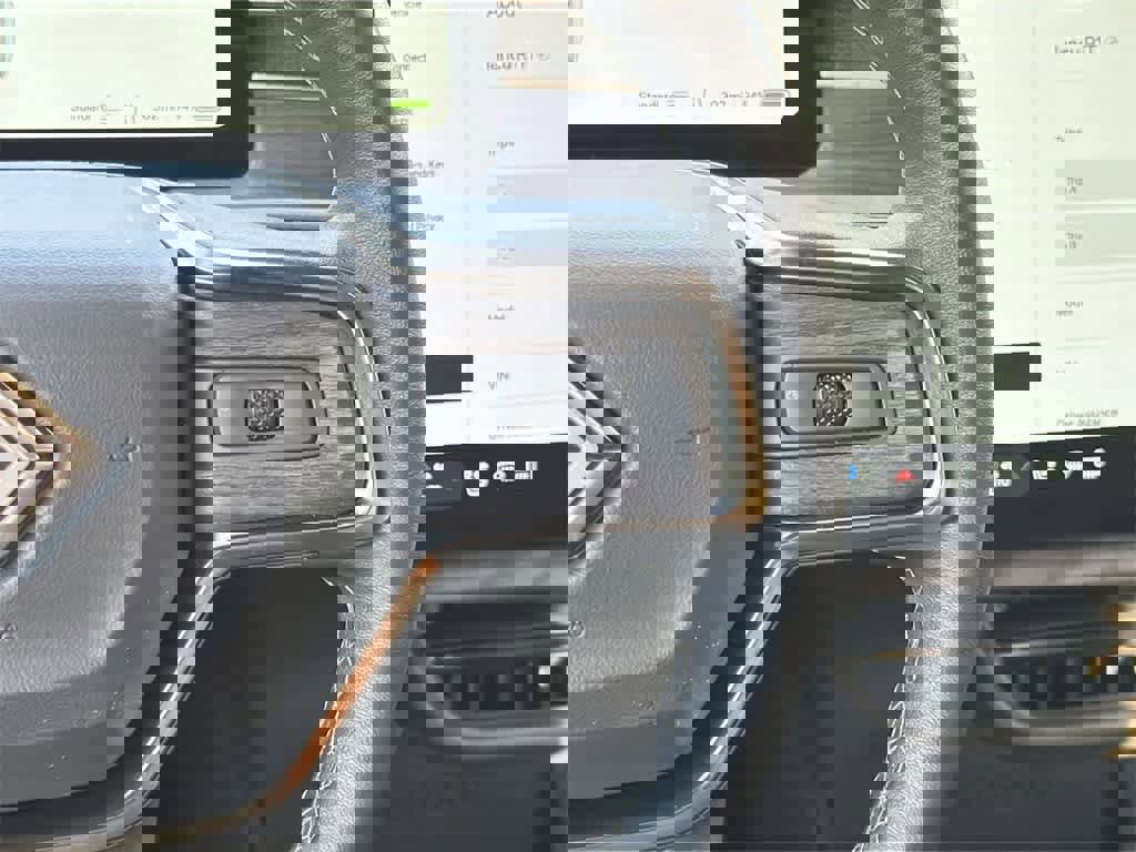 Used 2023 Rivian R1T Adventure image 12