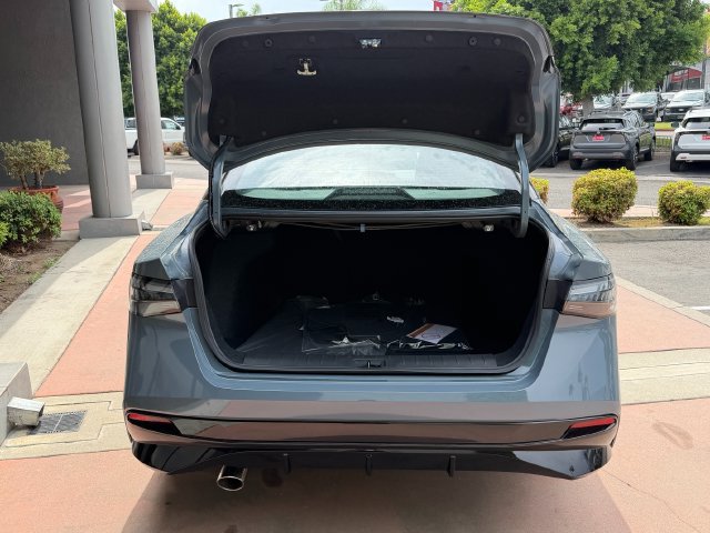 New 2027 Nissan Sentra SR w/ SR All Weather Package FWD image 7