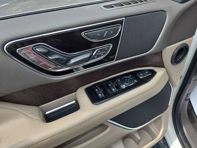 Used 2023 Lincoln Navigator Reserve w/ Monochromatic Package RWD image 13