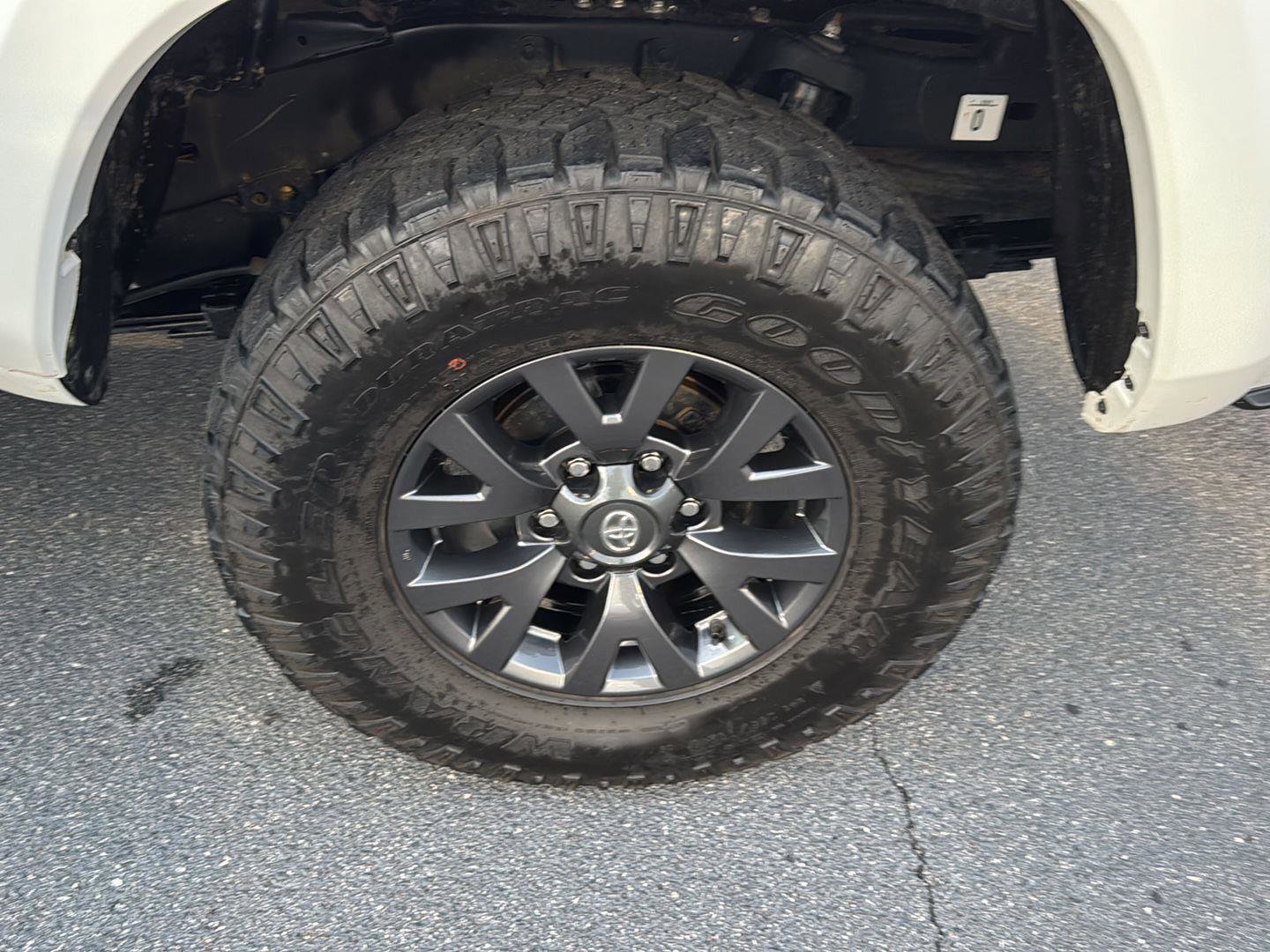 Certified 2023 Toyota Tacoma SR5 image 33