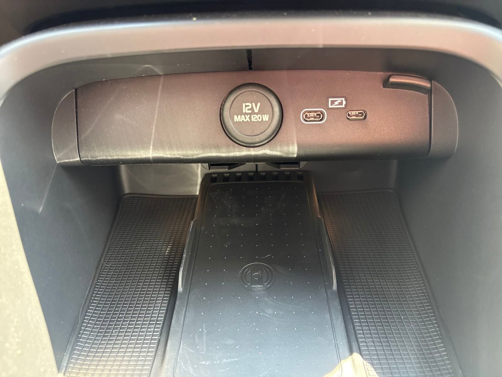 New 2026 Volvo XC40 B5 Ultra w/ Climate Package image 24