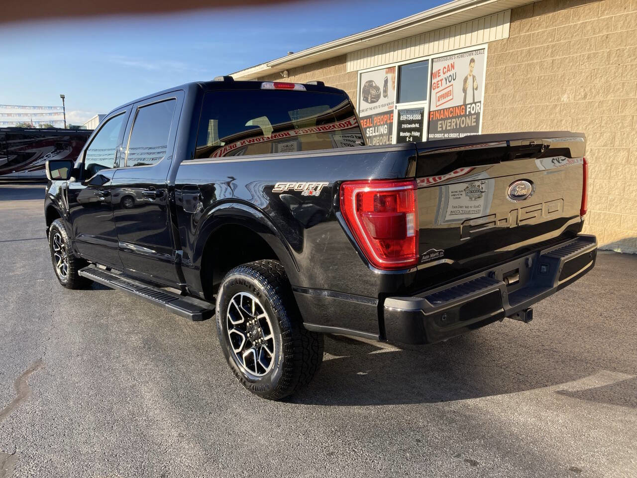 Used 2023 Ford F150 XLT w/ Equipment Group 302A High image 8