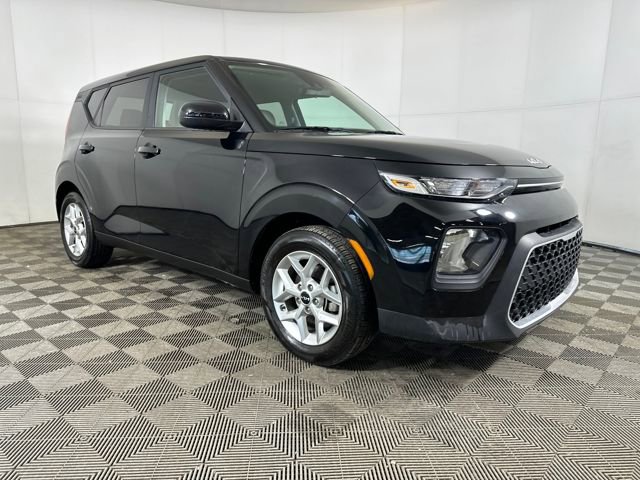 Used 2022 Kia Soul LX w/ Technology Package video 2