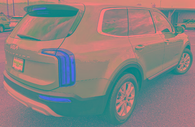 Used 2022 Kia Telluride LX AWD/4WD image 3