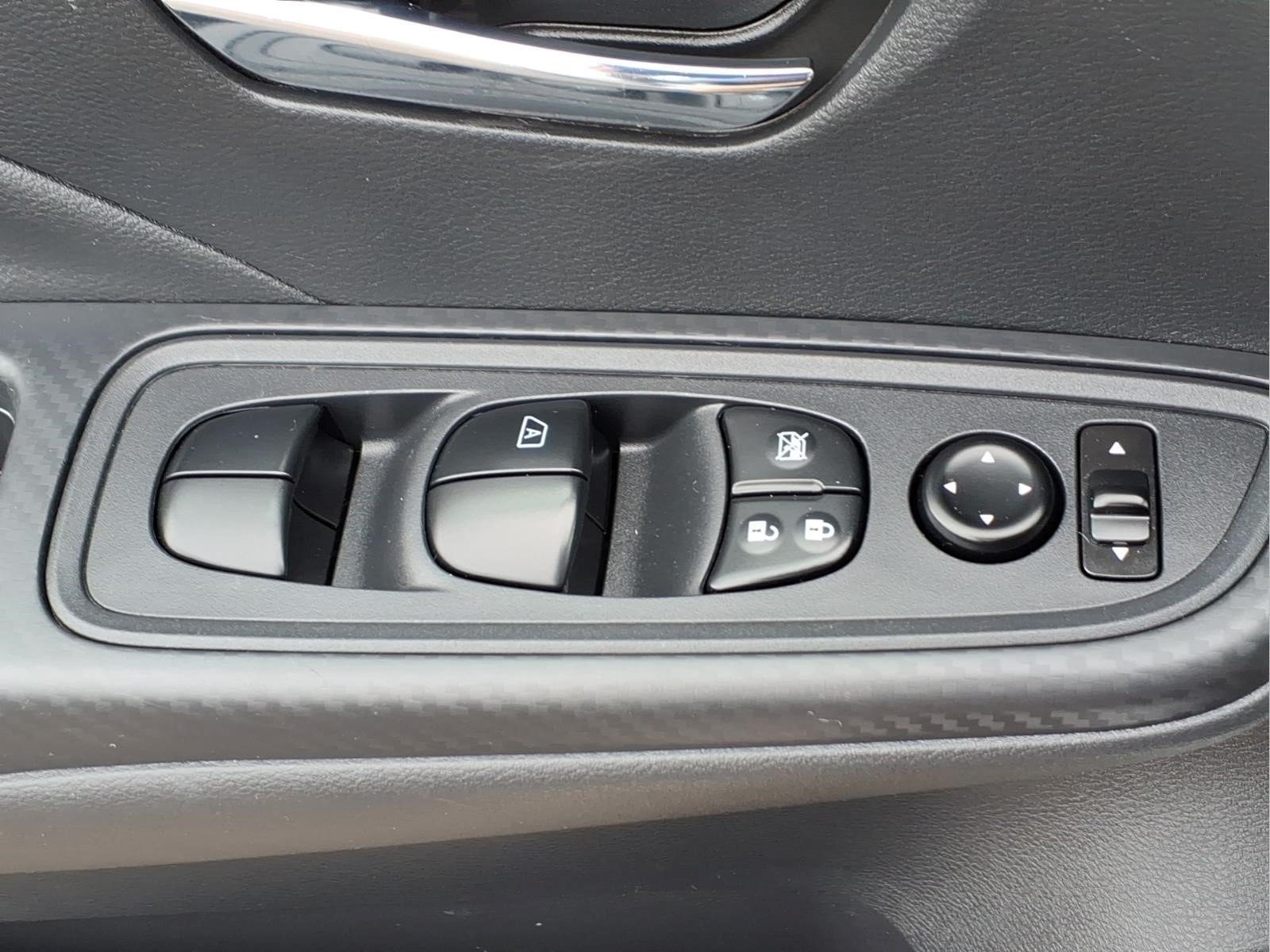 Certified 2025 Nissan Versa SV FWD image 23
