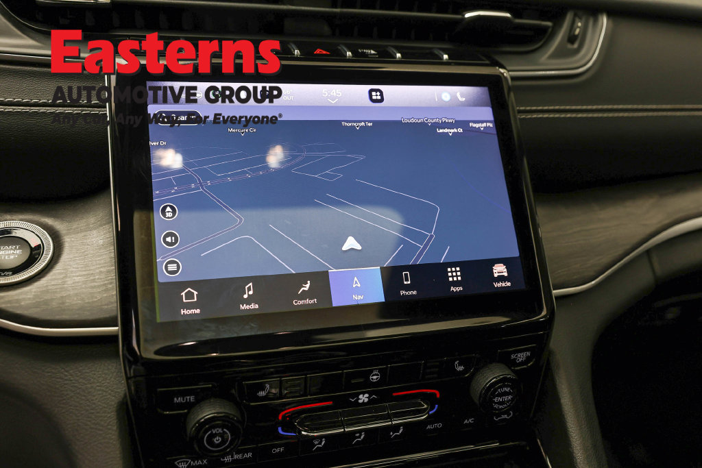 Used 2023 Jeep Grand Cherokee L Limited AWD/4WD image 21