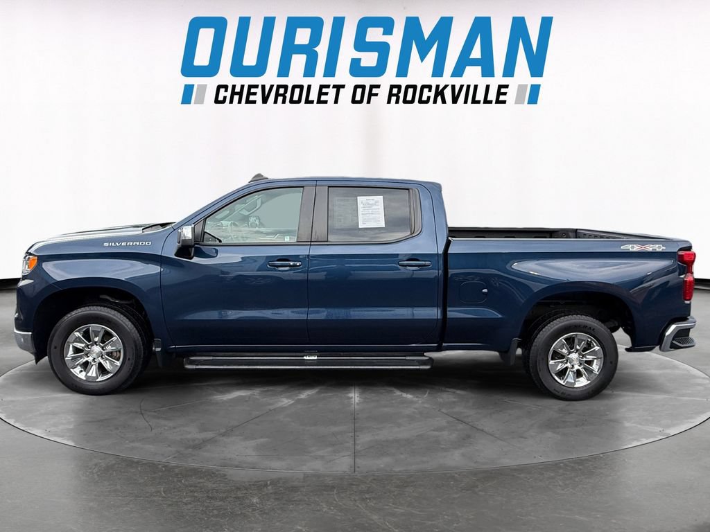 Used 2022 Chevrolet Silverado 1500 LT AWD/4WD image 3