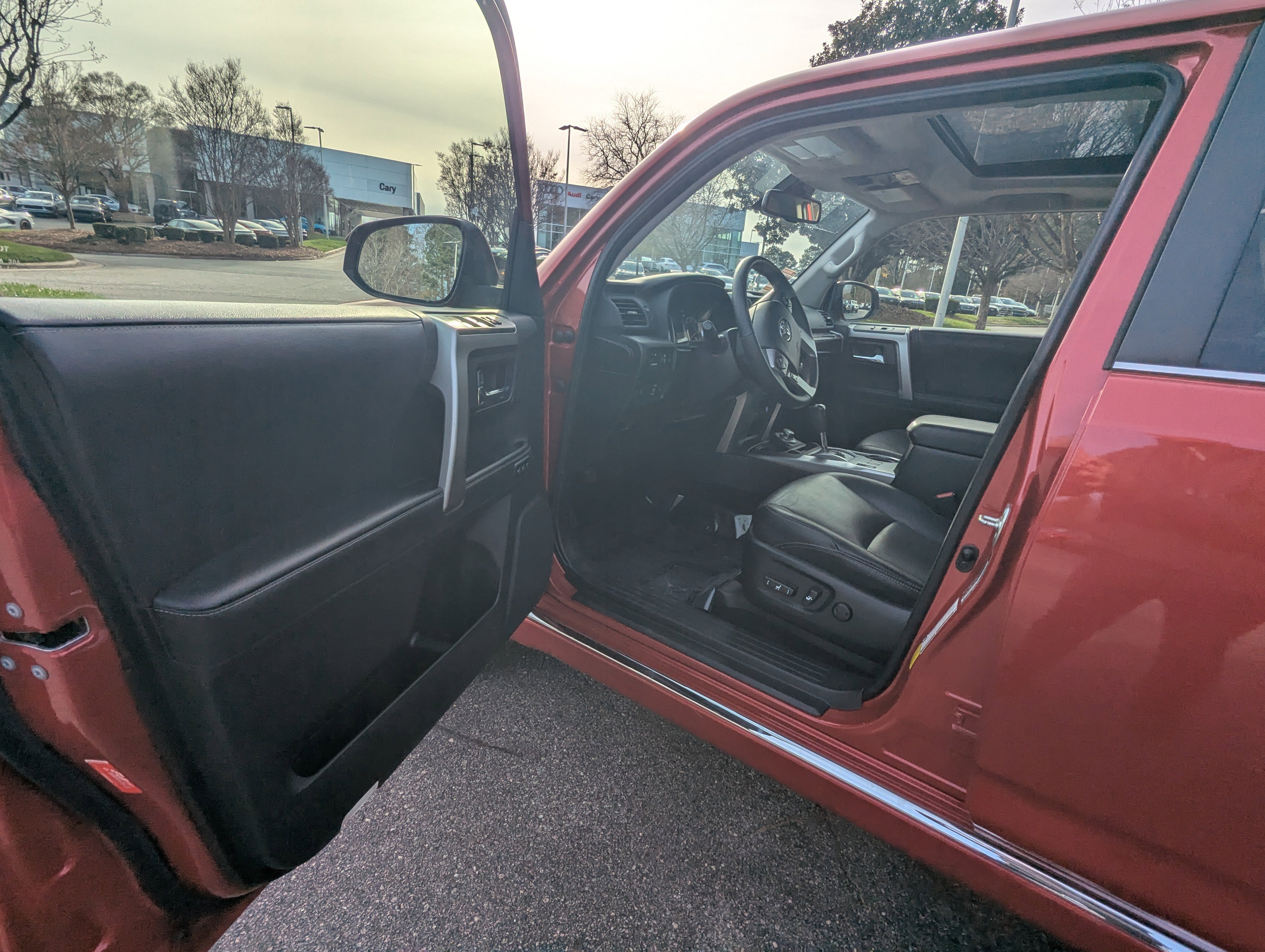 Used 2022 Toyota 4Runner Limited image 8