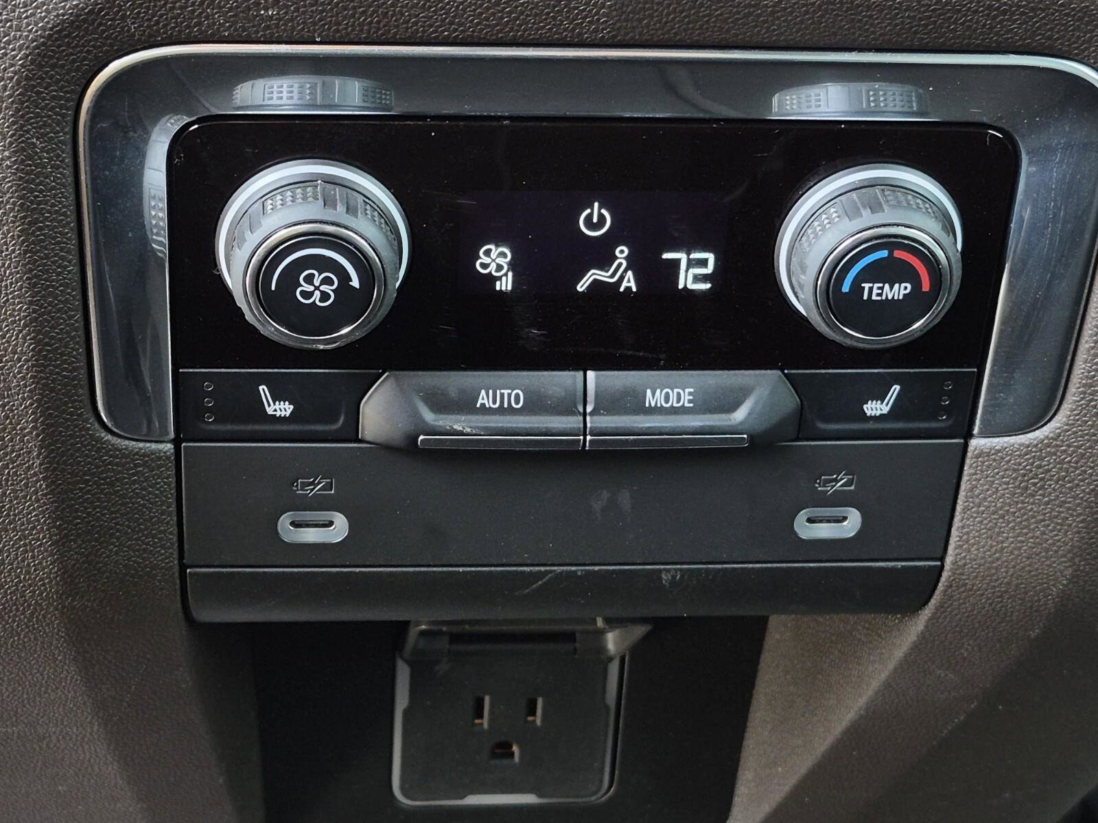 Used 2023 Chevrolet Tahoe LT w/ Luxury Package image 24