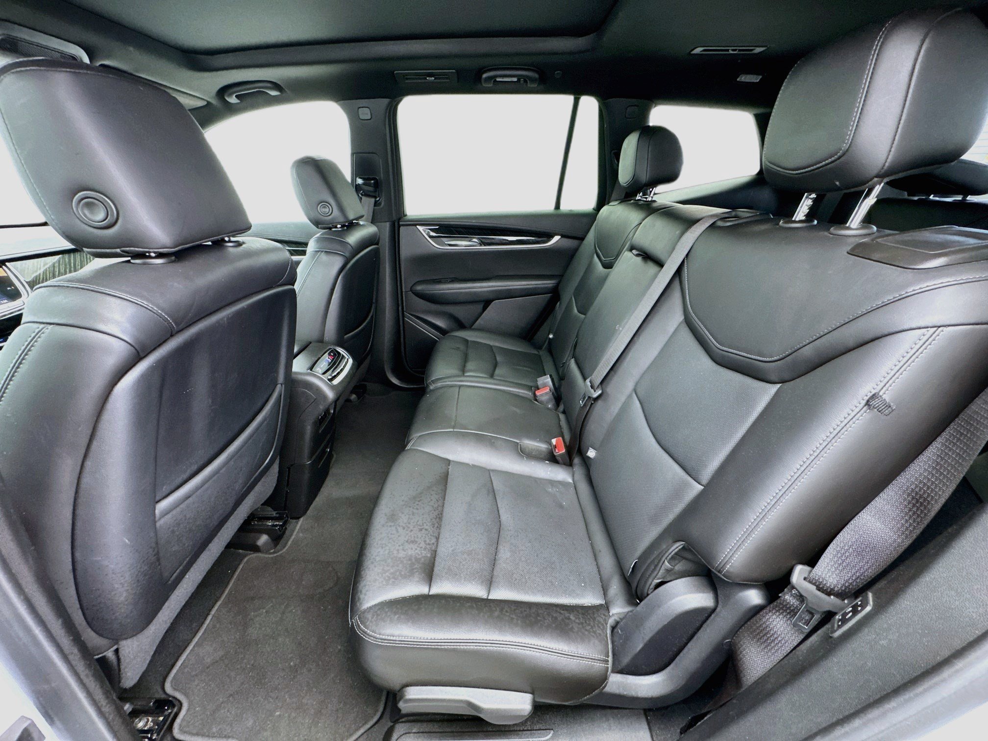 Used 2022 Cadillac XT6 Premium Luxury FWD image 16