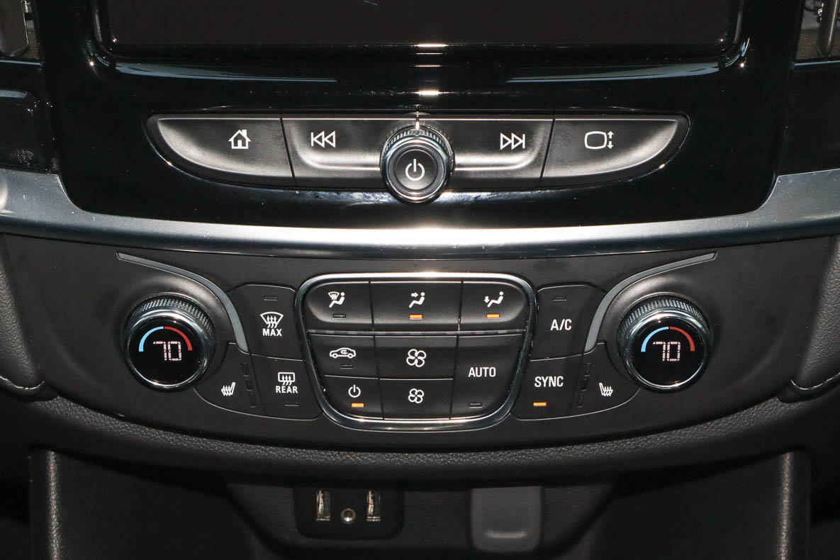 Used 2023 Chevrolet Traverse LT image 24