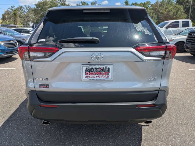 Used 2025 Toyota RAV4 XLE w/ Convenience Package FWD image 4