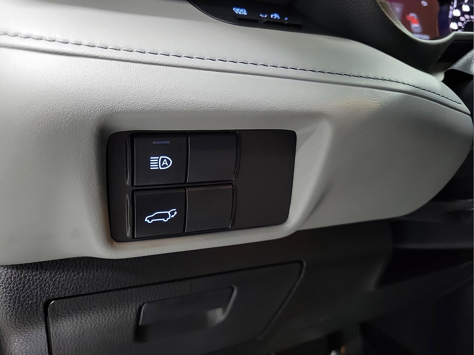 Used 2022 Toyota Highlander XLE image 14