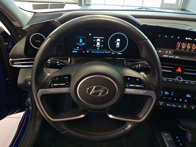 Used 2023 Hyundai Elantra Limited w/ Preferred Accessory Package image 19