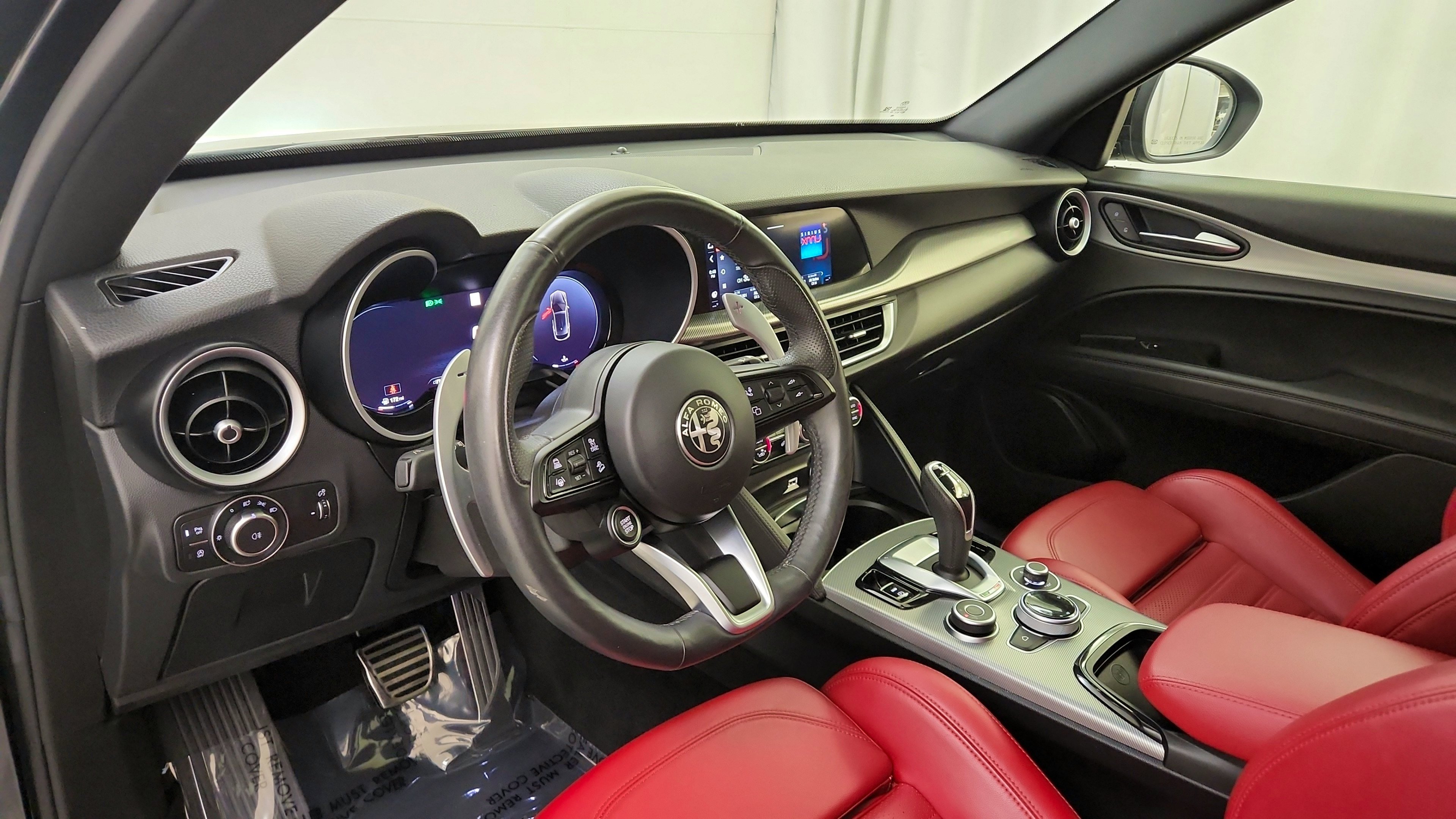 Used 2024 Alfa Romeo Stelvio Veloce AWD/4WD image 15
