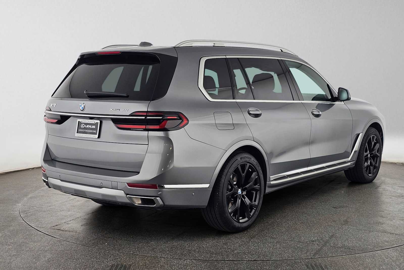 Used 2025 BMW X7 xDrive40i AWD/4WD image 3