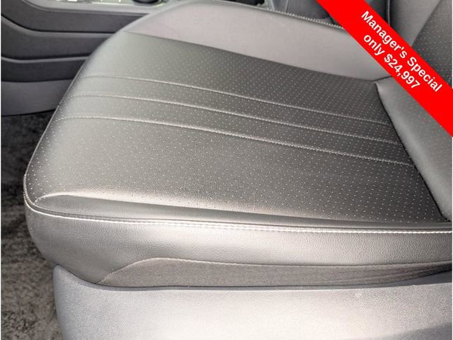 Used 2024 Volkswagen Tiguan SE image 25