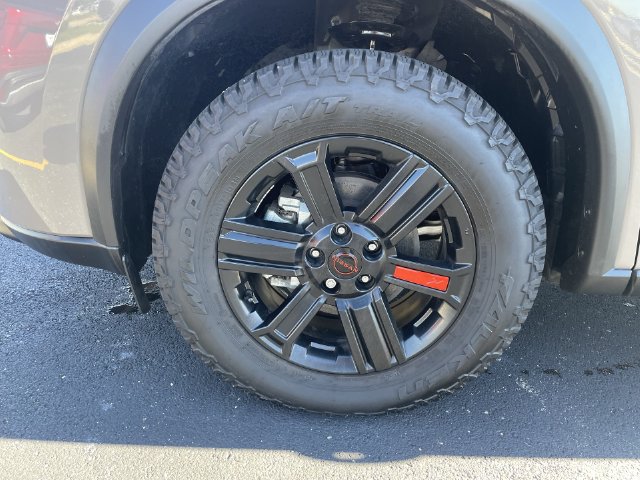 Used 2025 Nissan Rogue SV AWD/4WD image 13