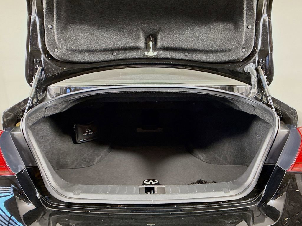 Used 2019 INFINITI Q70 Luxe w/ Proactive Package image 28