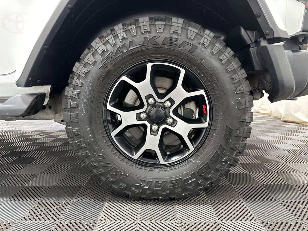 Used 2020 Jeep Wrangler Unlimited Sahara image 29