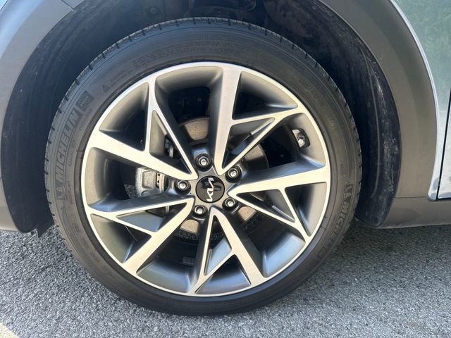 Used 2022 Kia Niro Touring Special Edition image 10