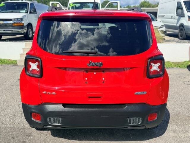 Used 2019 Jeep Renegade Latitude w/ Cold Weather Group AWD/4WD image 5