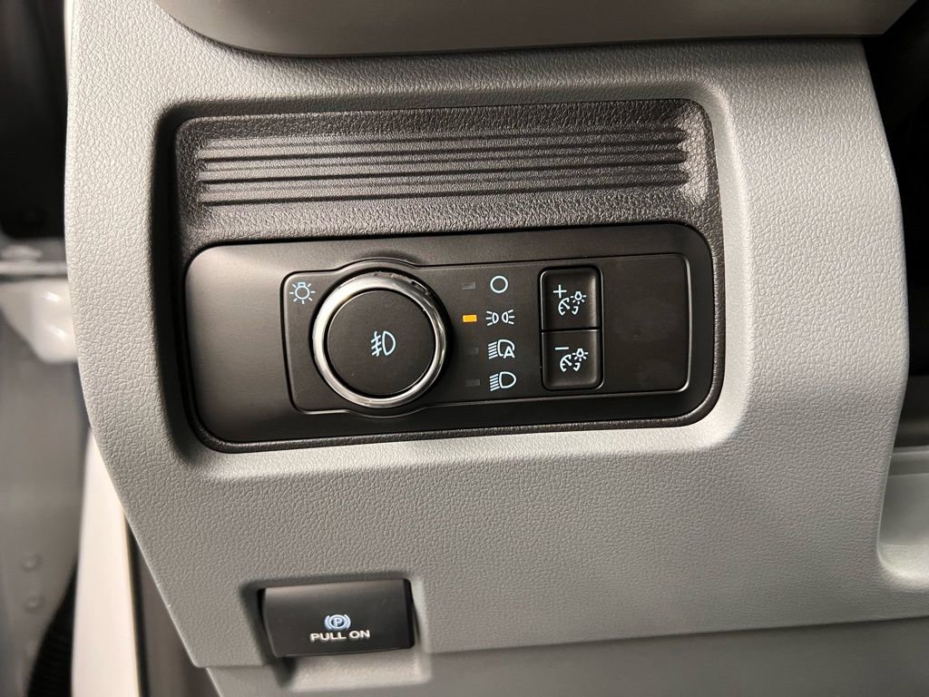 New 2026 Ford F550 4x4 Crew Cab image 21