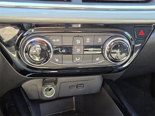 Certified 2025 Chevrolet Trax LT w/ LT Convenience Package image 32