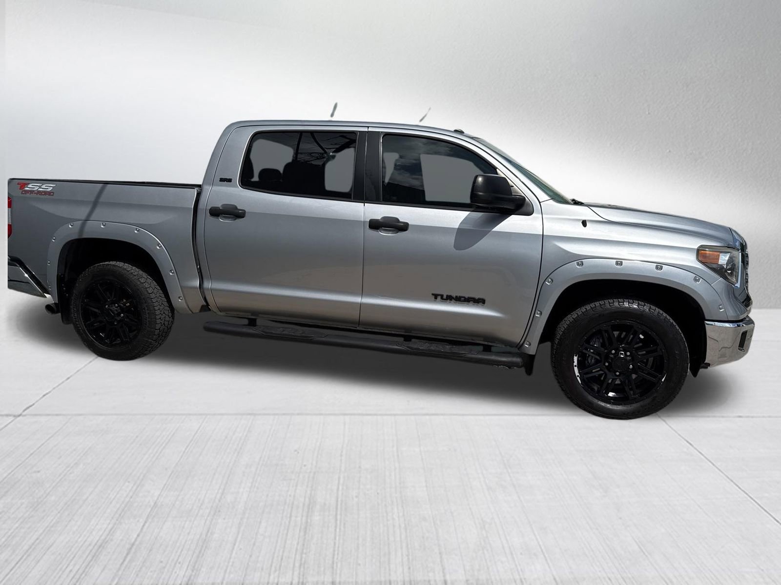 Used 2019 Toyota Tundra SR5 w/ SR5 Upgrade Package image 4