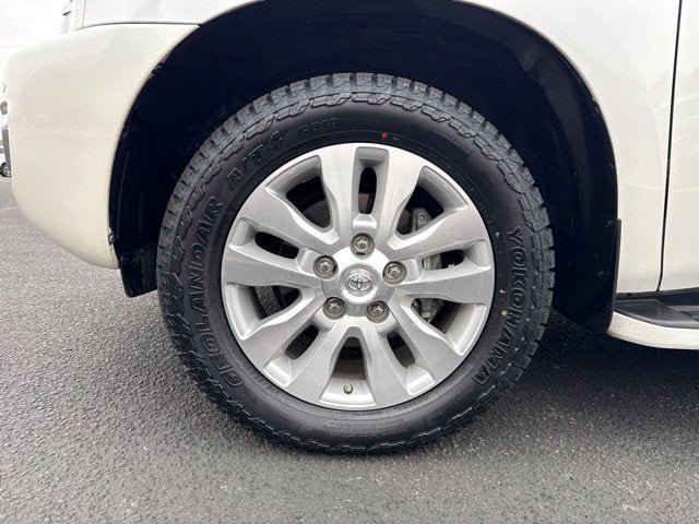 Used 2019 Toyota Sequoia Platinum AWD/4WD image 6