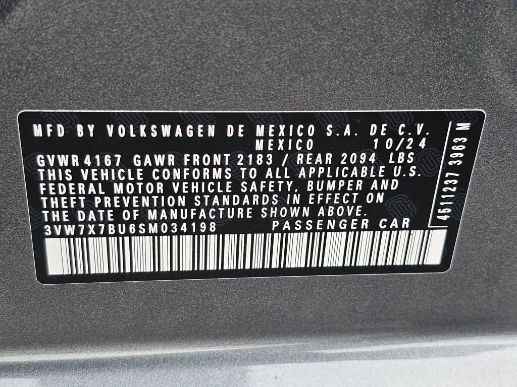 Certified 2025 Volkswagen Jetta SE w/ Sunroof Package image 30