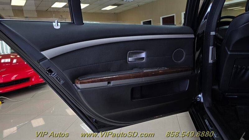 Used 2007 BMW 750Li RWD image 13