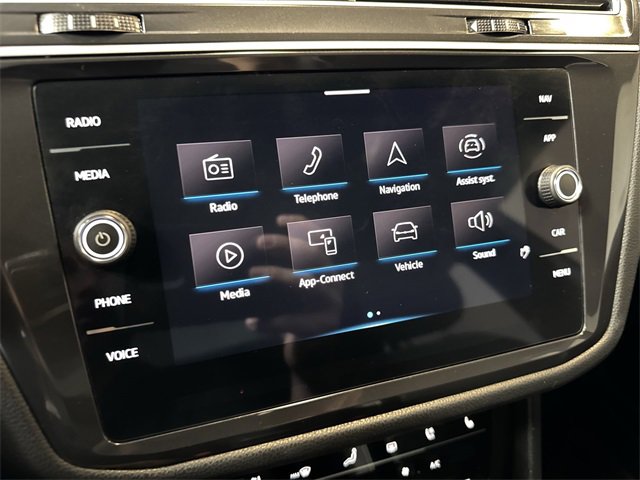 Used 2024 Volkswagen Tiguan SEL R-Line image 17