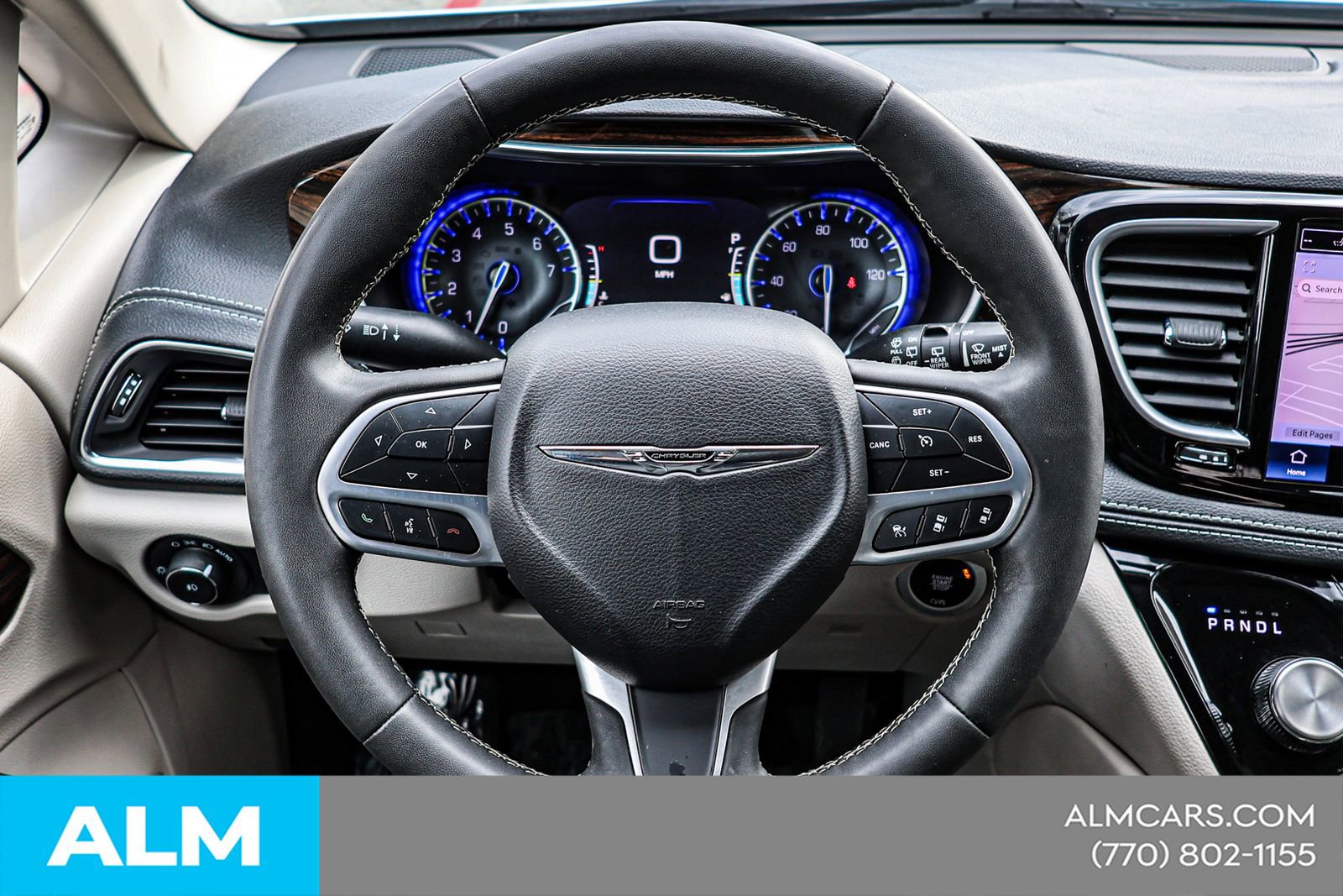 Used 2023 Chrysler Pacifica Limited image 25