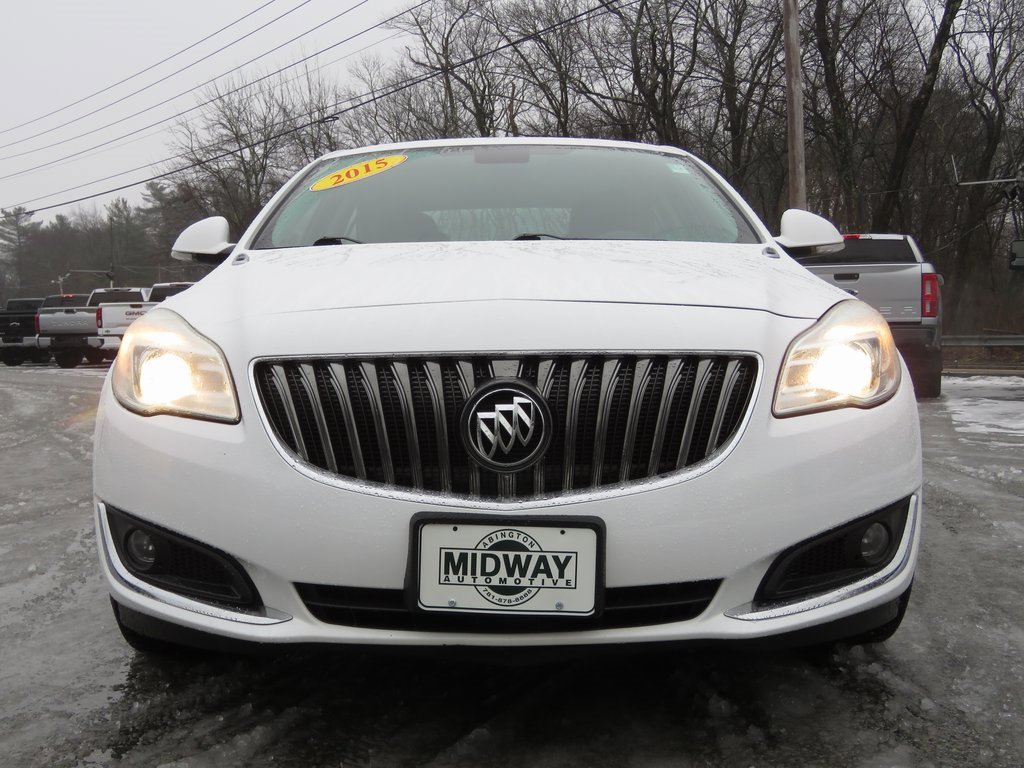Used 2015 Buick Regal image 2