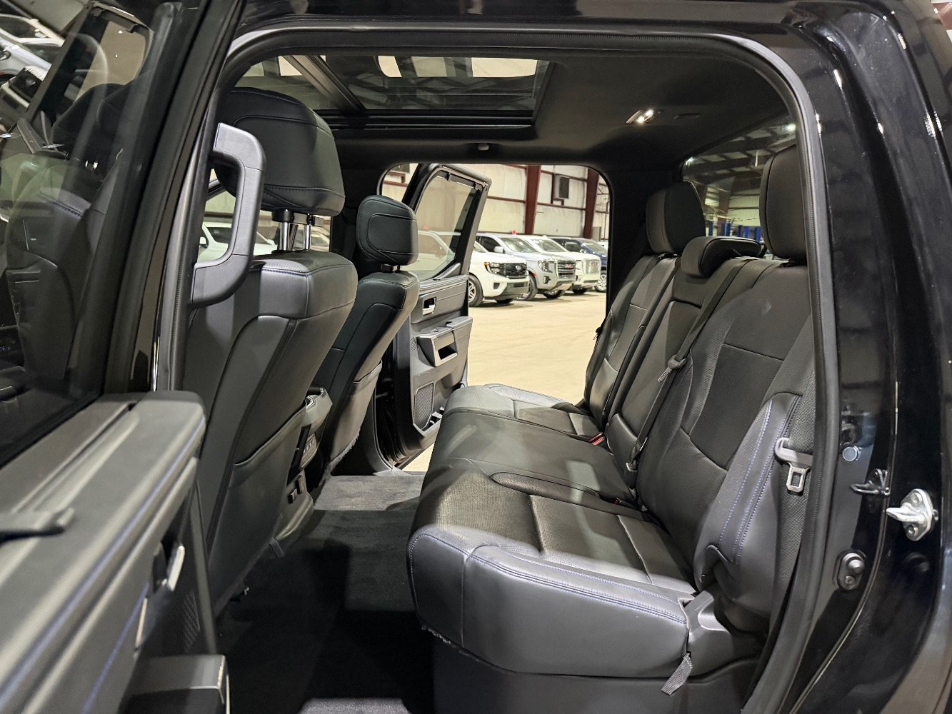 Used 2023 Toyota Tundra Platinum AWD/4WD image 17