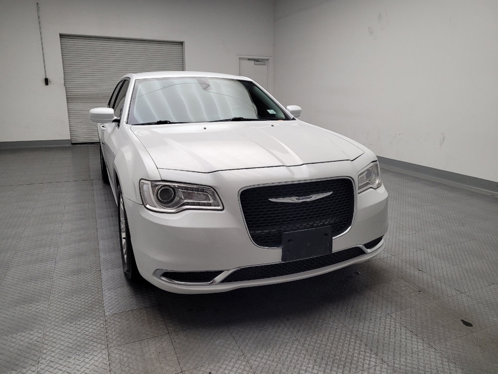 Used 2017 Chrysler 300 Limited image 14