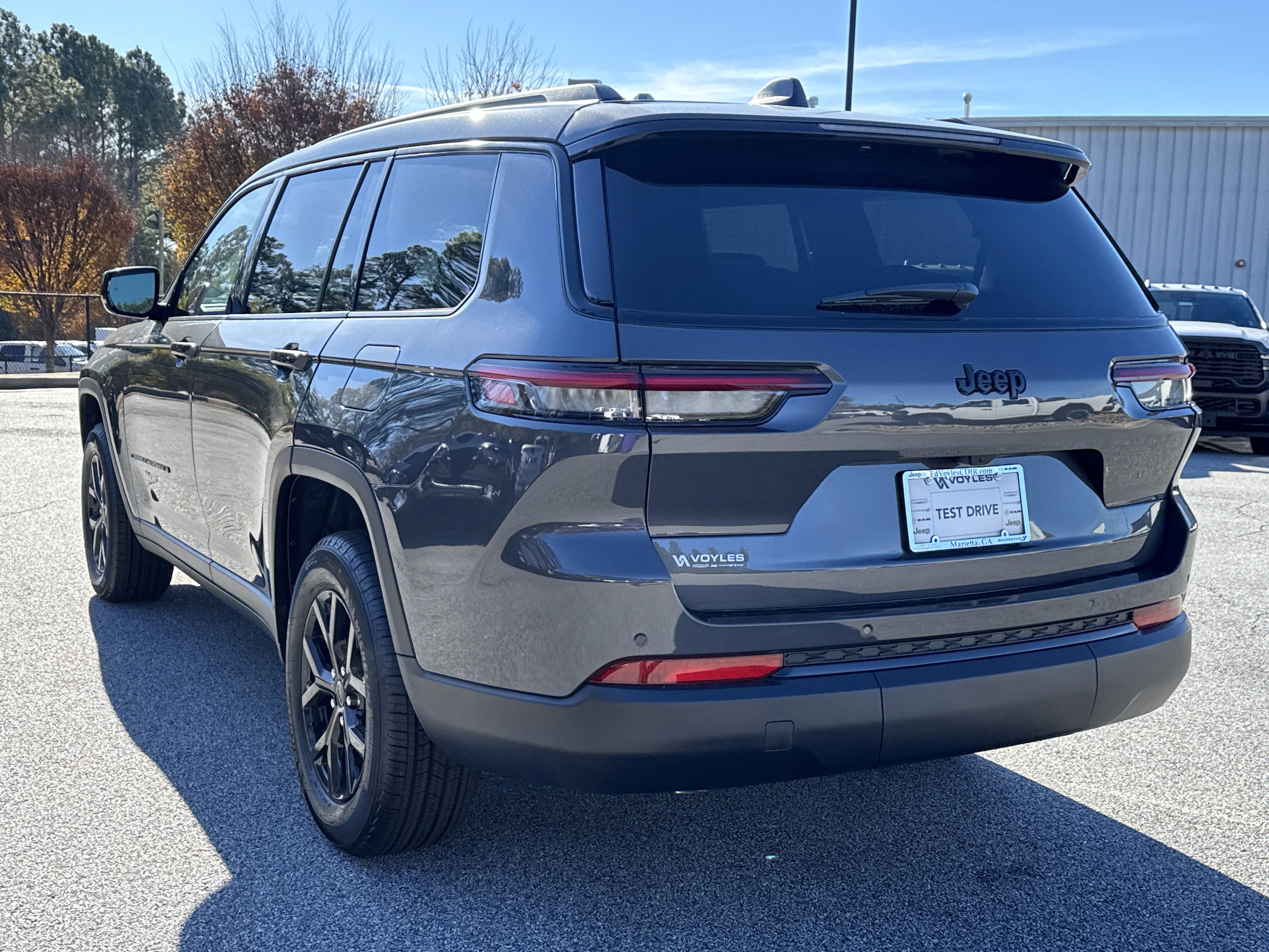 New 2025 Jeep Grand Cherokee L Altitude image 6