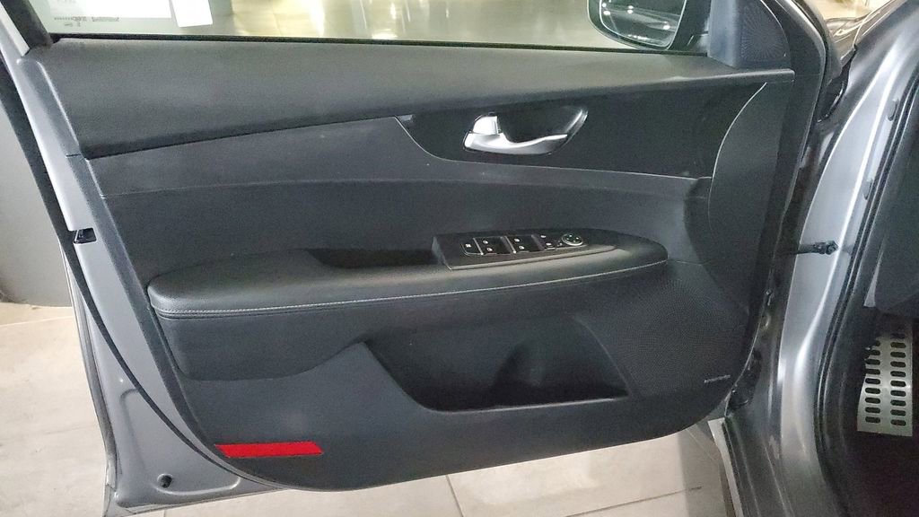 Used 2023 Kia Forte GT-Line w/ GT-Line Premium Package image 20