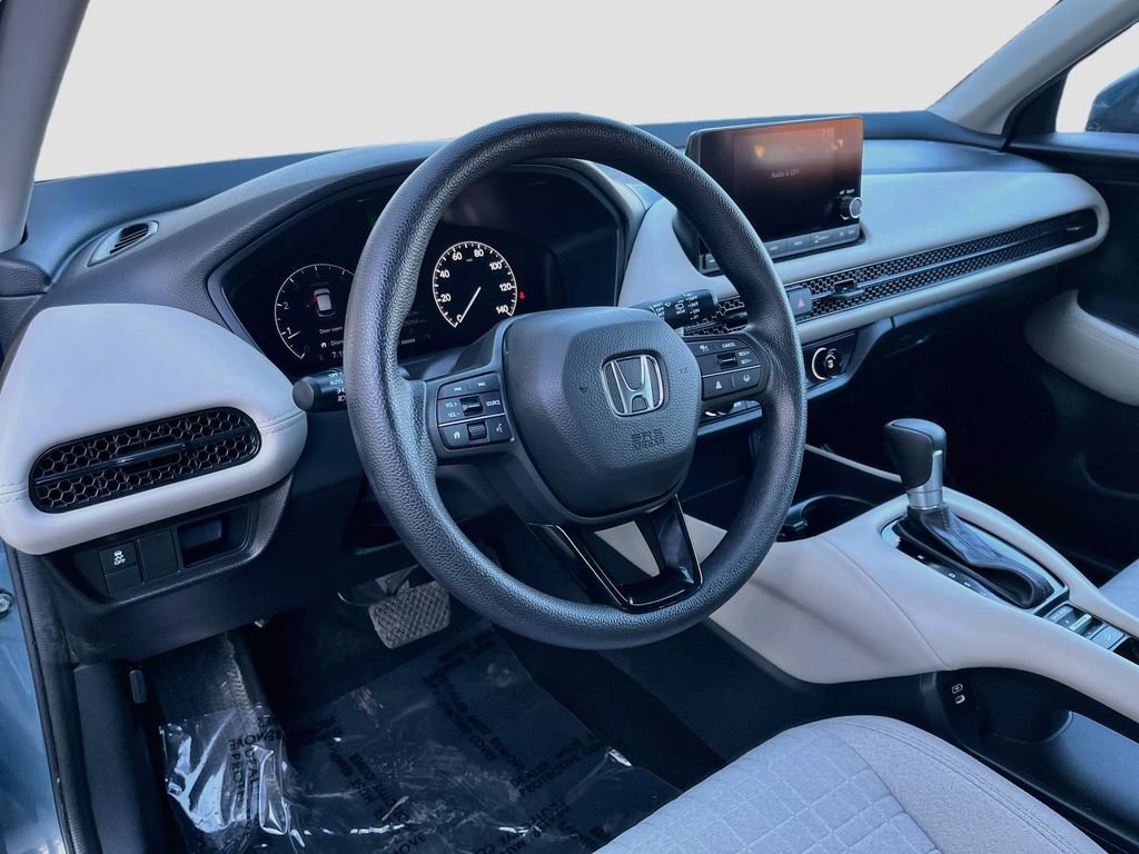Used 2025 Honda HR-V LX image 9