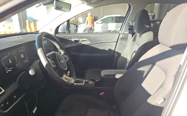 Used 2024 Kia Sportage LX AWD/4WD image 7