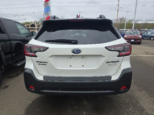 Used 2023 Subaru Outback Onyx Edition AWD/4WD image 8