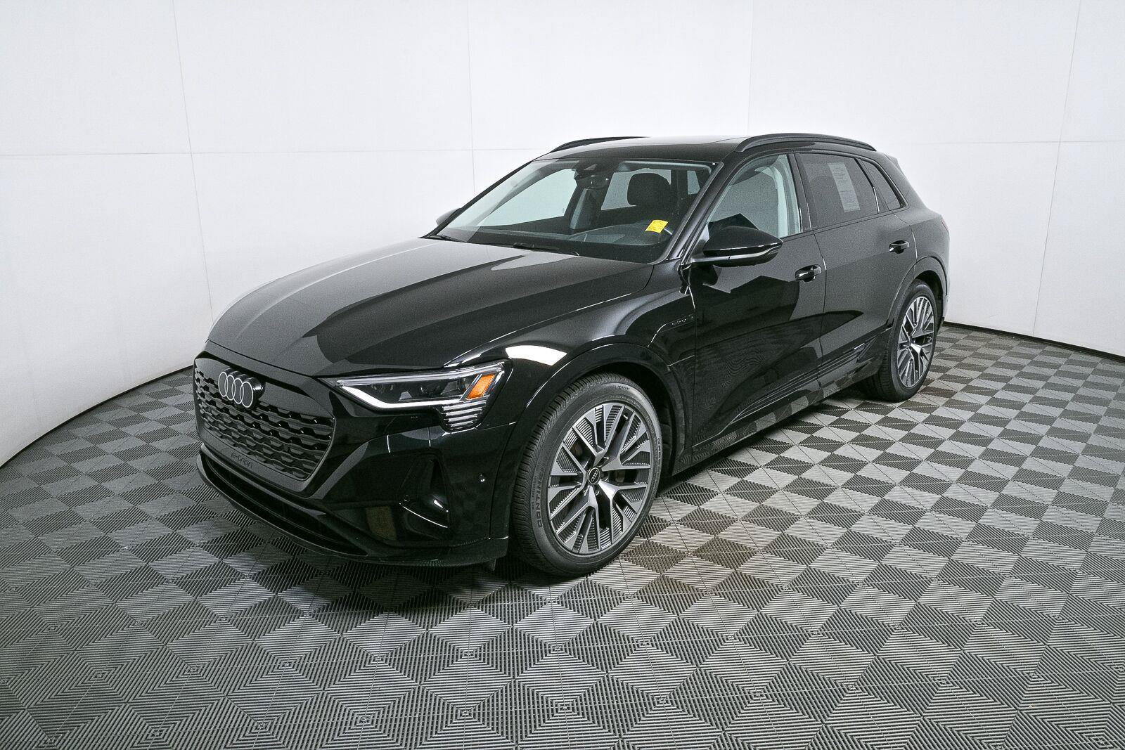 Used 2024 Audi Q8 e-tron Prestige w/ Prestige Package AWD/4WD image 34
