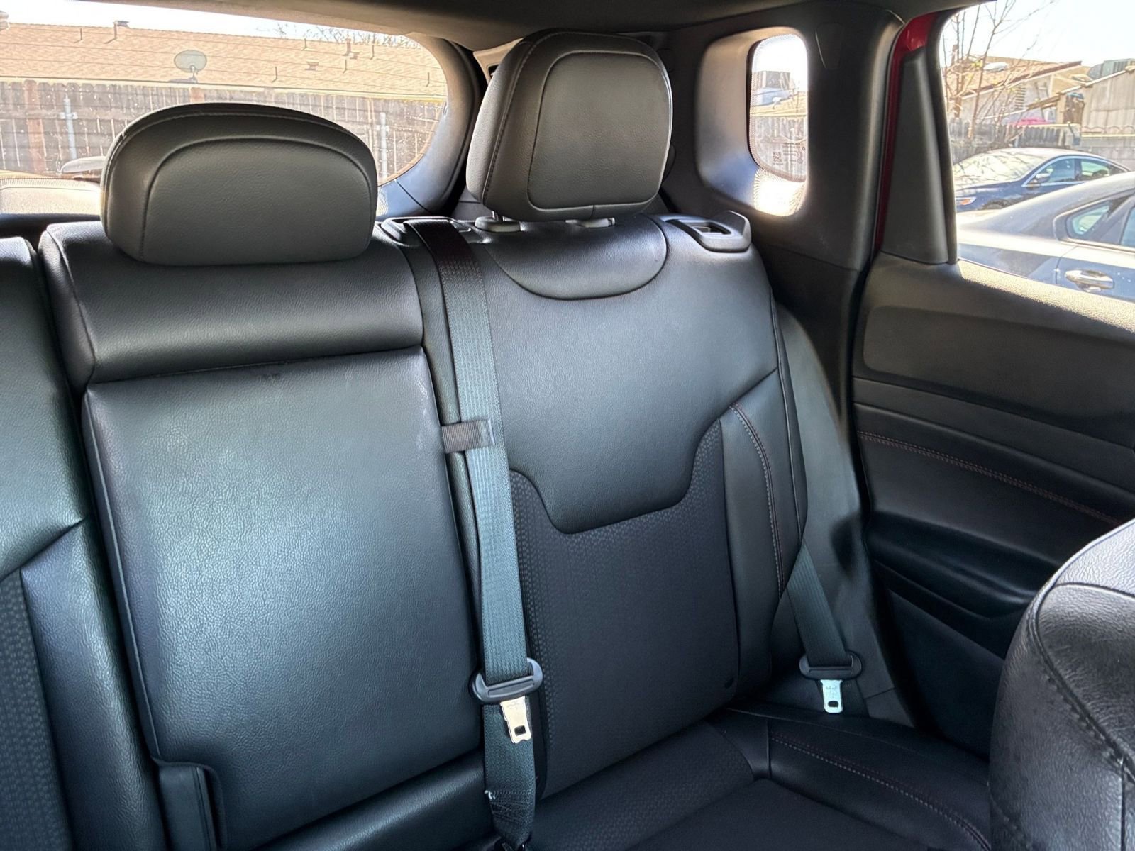 Used 2025 Jeep Compass Trailhawk AWD/4WD image 37