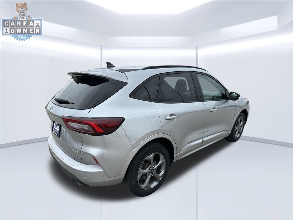 Used 2023 Ford Escape ST-Line w/ Tech Pack #1 AWD/4WD image 3