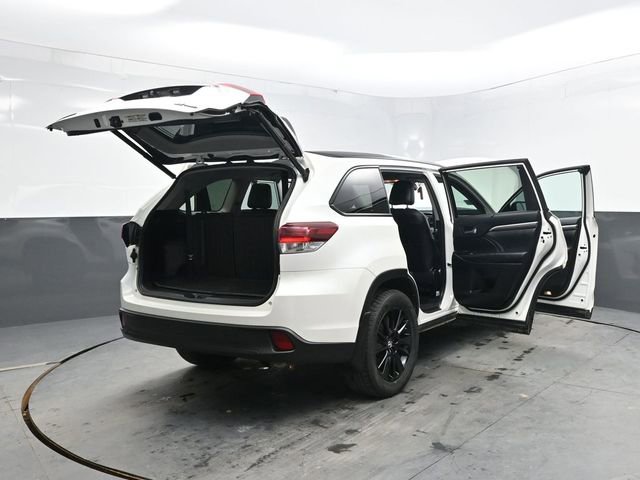Used 2019 Toyota Highlander SE w/ Nightshade Edition AWD/4WD image 53