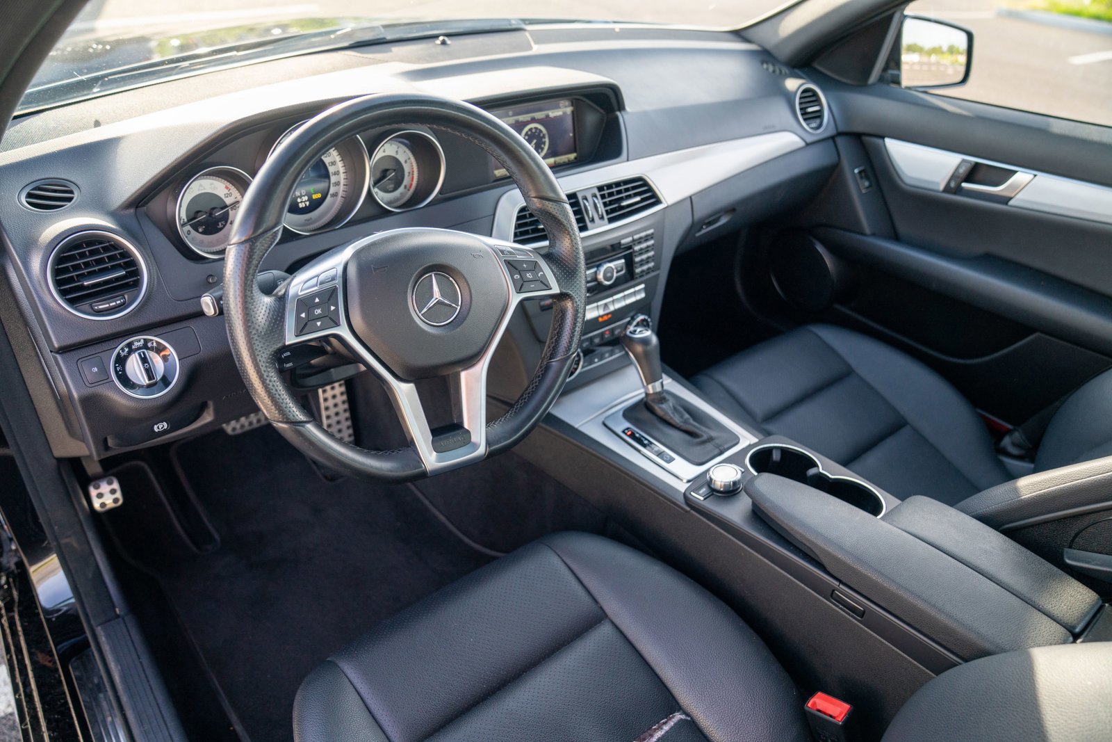 Used 2014 Mercedes-Benz C 300 4MATIC Sedan image 4