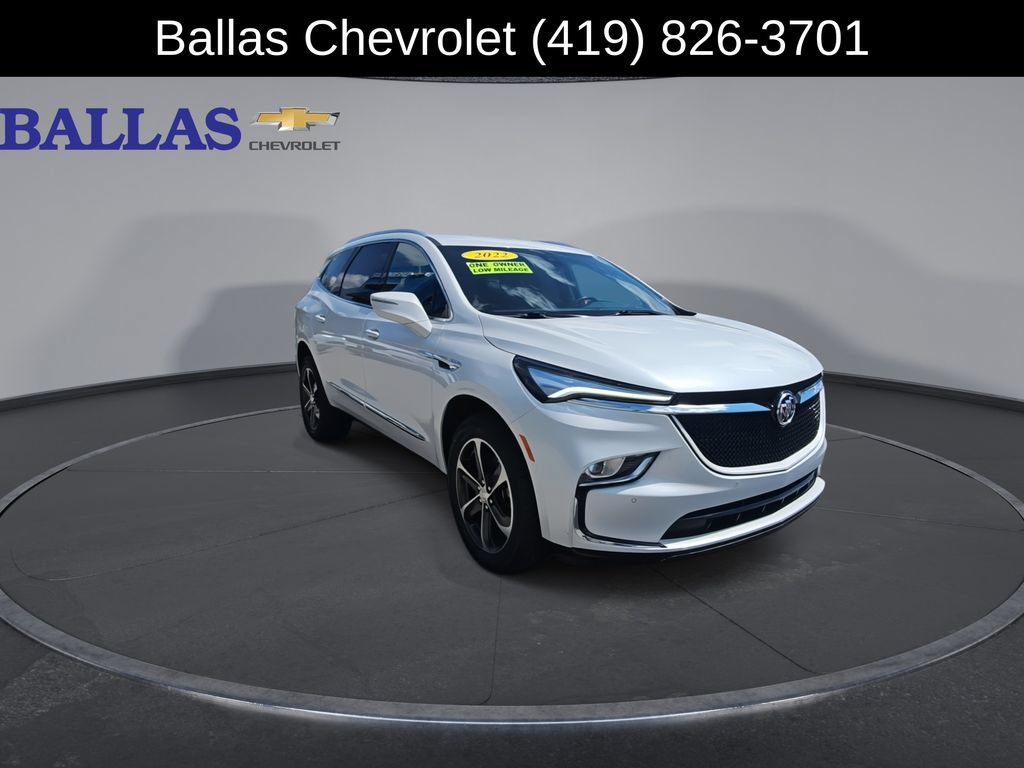 Used 2022 Buick Enclave Essence w/ Sport Touring Edition FWD image 2
